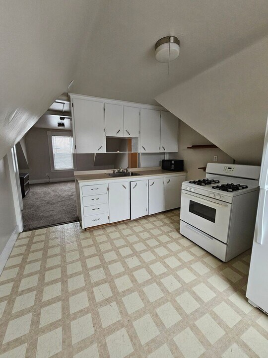 260 Laurel St in Manchester, NH - Building Photo