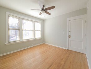 1940 W Winona St, Unit 3 in Chicago, IL - Foto de edificio - Building Photo