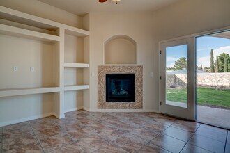 11655 Dos Palmas Dr in El Paso, TX - Building Photo - Building Photo