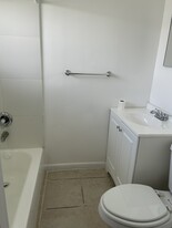 5719 NW 27th Ct, Unit 5719 NW 27 Ct in Lauderhill, FL - Building Photo