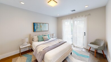 214 Market St in Boston, MA - Foto de edificio - Building Photo