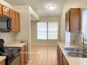 1119 Shaffer Trail in Oviedo, FL - Building Photo - Building Photo