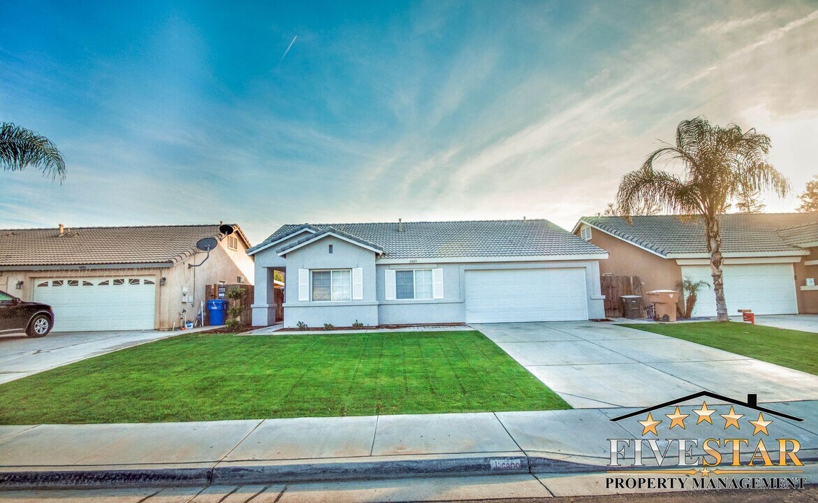 6809 Firebaugh St in Bakersfield, CA - Building Photo