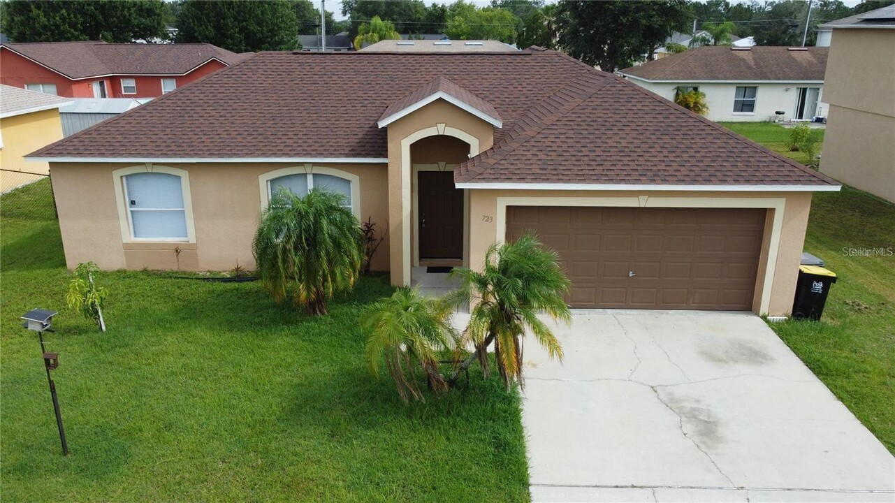 723 Parrot Ct in Kissimmee, FL - Building Photo