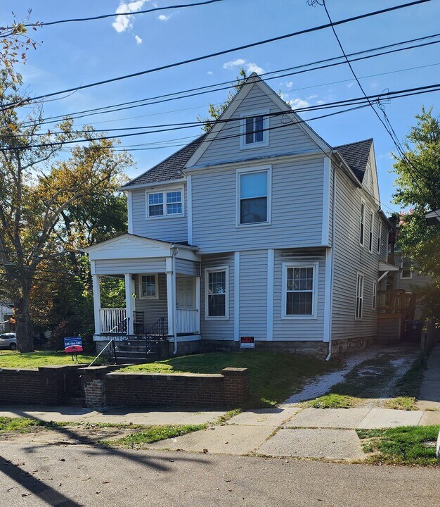 42 S Adams St, Unit 2 in Akron, OH - Building Photo