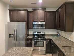 417 Village View in Woodstock, GA - Building Photo - Building Photo