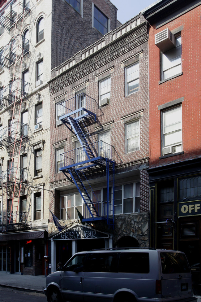 107 MacDougal St in New York, NY - Building Photo - Building Photo