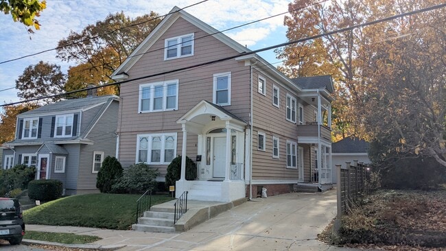 171 8th St, Unit 1st floor in Providence, RI - Building Photo - Building Photo