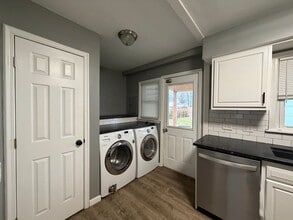 390 Victor Ave in Cuyahoga Falls, OH - Building Photo - Building Photo