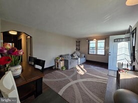 14 Scarlet Ave in Aston, PA - Building Photo