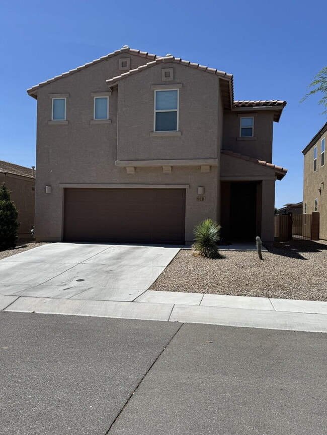 property at 918 E Prairie Field Ln