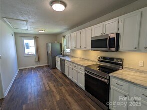 25.5 Woodrow Ave in Asheville, NC - Building Photo - Building Photo