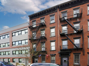 105 Boerum Pl in Brooklyn, NY - Building Photo - Building Photo