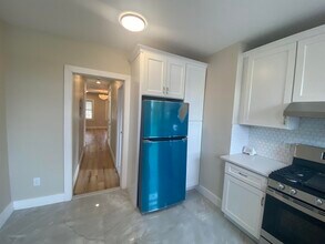 275 Avenue B in Bayonne, NJ - Building Photo - Building Photo