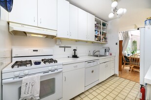 42 Fresh Pond Pl, Unit 1 Apartments