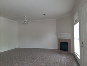 12755 Mill Ridge Dr in Cypress, TX - Foto de edificio - Building Photo