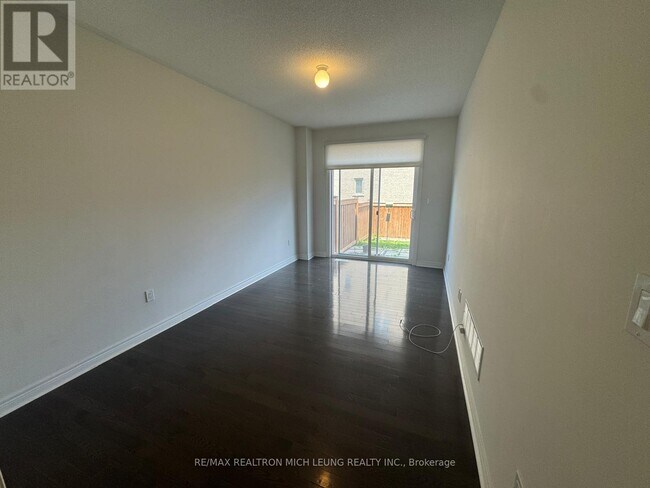 17 Hilts Dr in Richmond Hill, ON - Building Photo - Building Photo