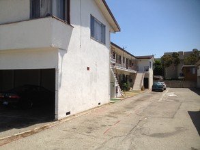 210 N Eucalyptus Ave in Inglewood, CA - Building Photo - Building Photo