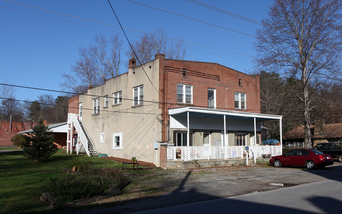 23 Brookside Cir in Candler, NC - Building Photo