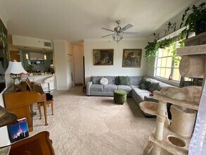 5601 Bentgrass Dr, Unit 301 in Sarasota, FL - Building Photo - Building Photo