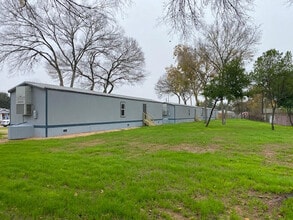 1620 Back St in Columbus, TX - Building Photo - Building Photo