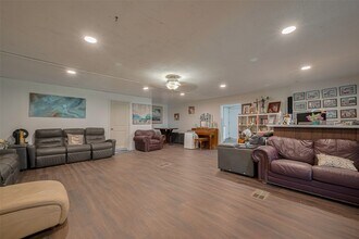 2316 Green Meadows Dr in Sealy, TX - Building Photo - Building Photo