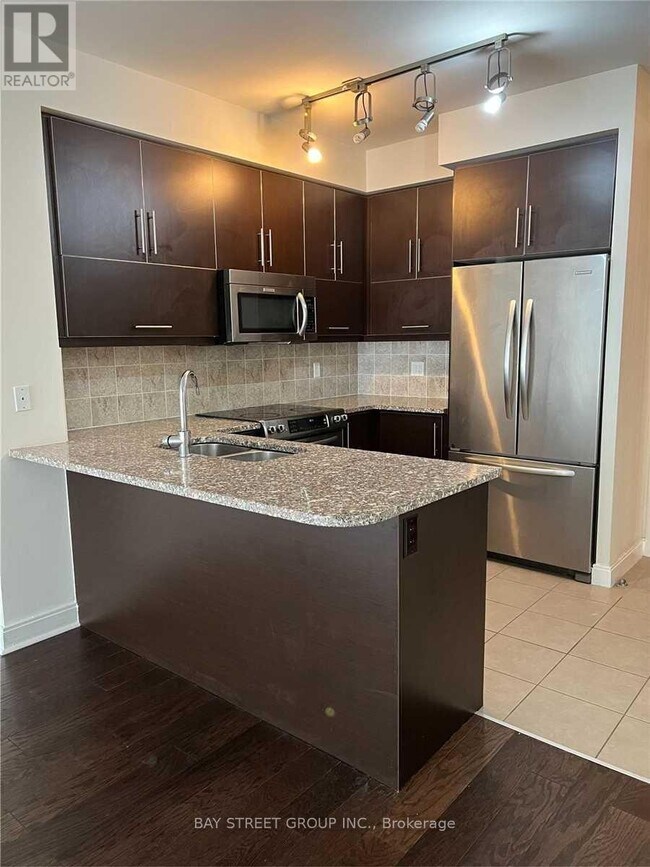 825 Church St in Toronto, ON - Building Photo - Building Photo