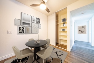 311 Weston Cir in Vista, CA - Foto de edificio - Building Photo