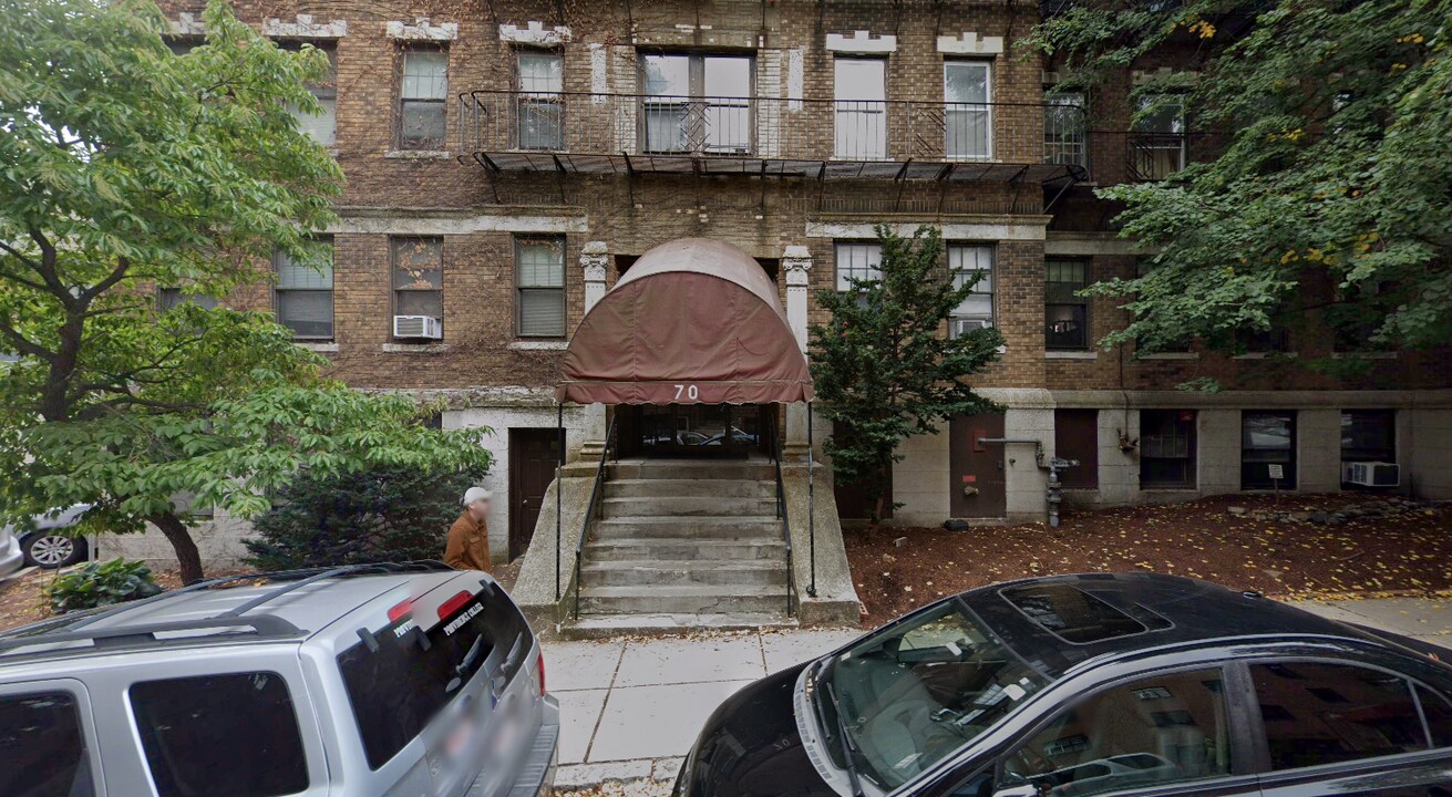 70 Strathmore Rd in Boston, MA - Building Photo