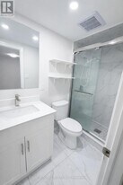 20 Sonmore Dr in Toronto, ON - Building Photo