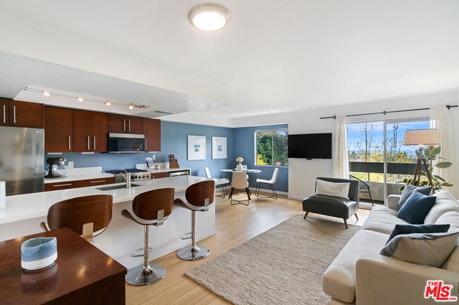property at 2700 Cahuenga Blvd