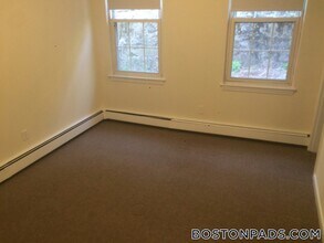78 S Huntington Ave, Unit 2 in Boston, MA - Foto de edificio - Building Photo