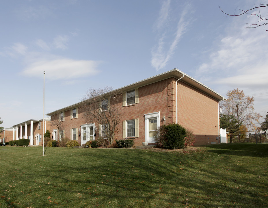 4846-4852 Dierker Rd in Columbus, OH - Foto de edificio