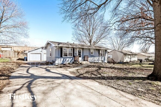 308 SW 7th Terrace in Blue Springs, MO - Building Photo - Building Photo