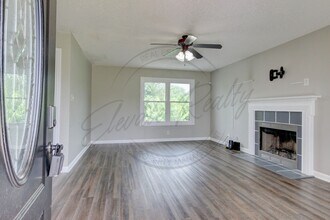 403 Athena Dr in Clarksville, TN - Building Photo - Building Photo