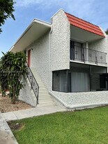 8701 SW 141st St in Palmetto Bay, FL - Building Photo