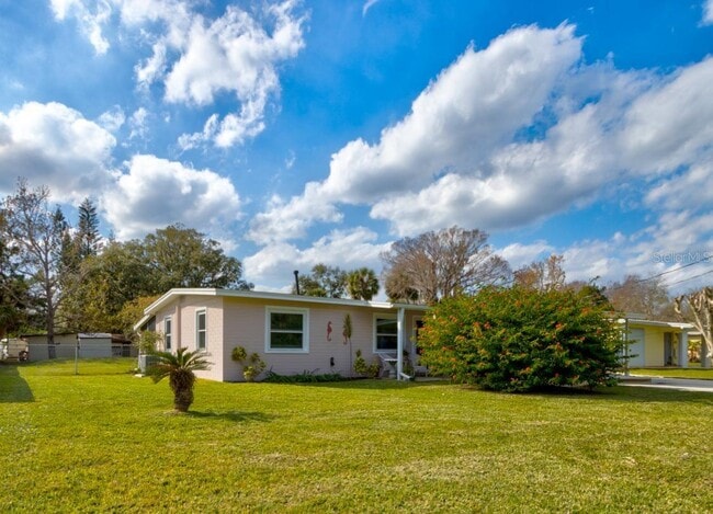 144 Ellison Ave in New Smyrna Beach, FL - Building Photo - Building Photo