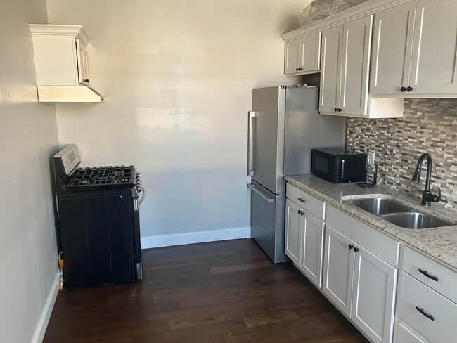 118 E Sandusky St, Unit 1 in Findlay, OH - Foto de edificio - Building Photo