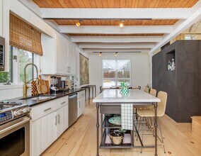 97 Swamp Rd in East Hampton, NY - Building Photo - Building Photo