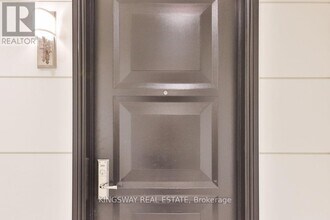 300 Randall St in Oakville, ON - Building Photo - Building Photo