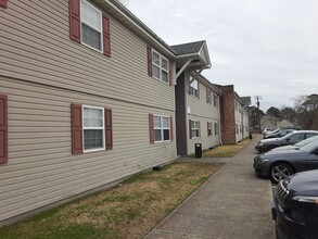 Arbor Brook Apartments in Portsmouth, VA - Building Photo - Interior Photo