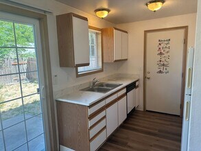 117 Lea Ave in Eugene, OR - Building Photo - Building Photo