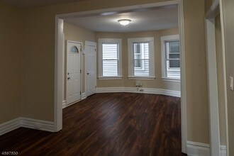 42 N Willow St-Unit -1 in Montclair, NJ - Building Photo - Building Photo