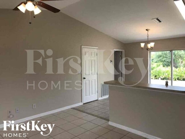 3600-3619 19th St SW in Lehigh Acres, FL - Building Photo - Building Photo