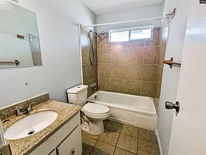 1217 Grove Park Ln in Columbia, SC - Foto de edificio - Building Photo