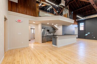 336 S State St in Ann Arbor, MI - Foto de edificio - Building Photo