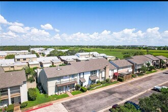 11 Rock Creek Dr in Corpus Christi, TX - Building Photo - Building Photo