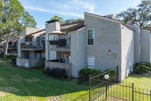 Doma Chase in Houston, TX - Building Photo