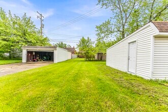 4016 Verona Rd in South Euclid, OH - Foto de edificio - Building Photo