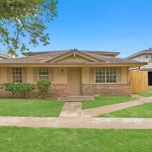 5634 Birchmont Dr in Houston, TX - Building Photo - Building Photo